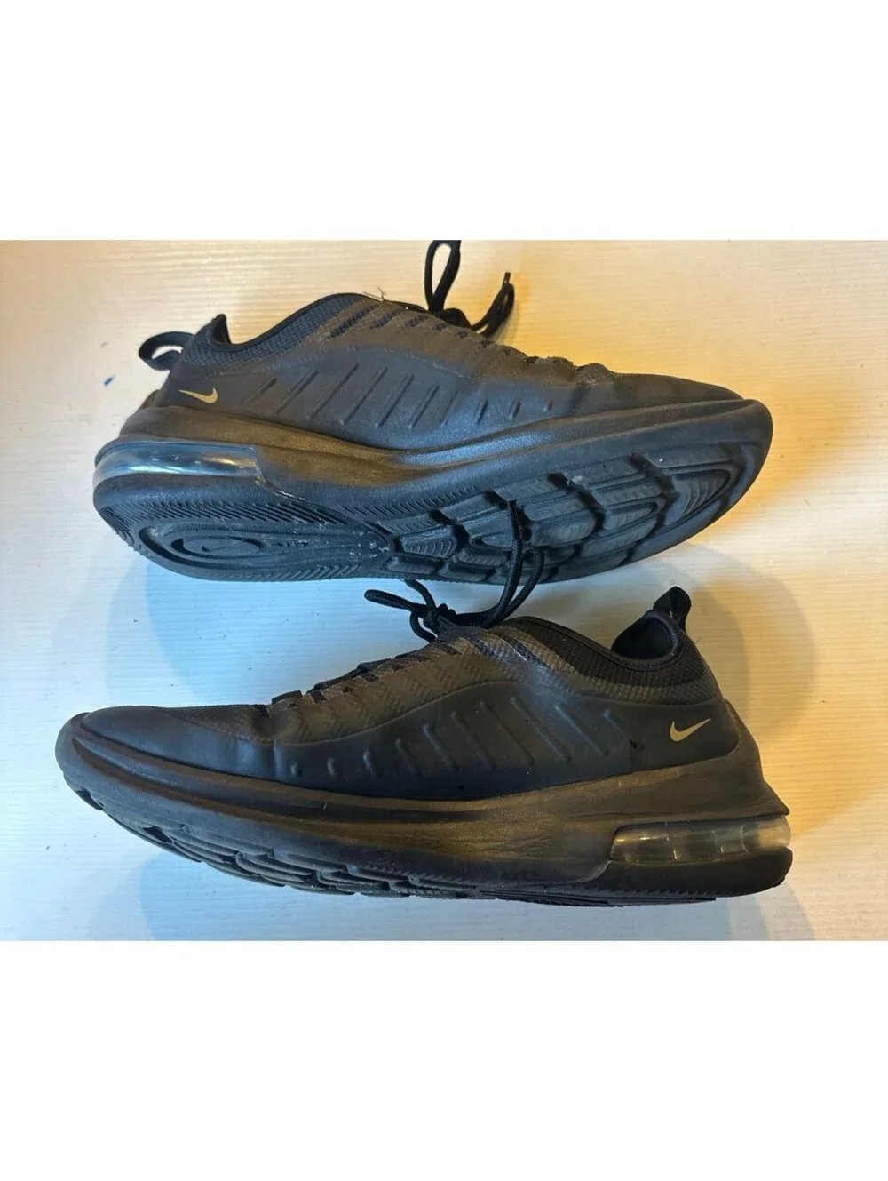 Women’s Air Max Axis 'Black Metallic Gold' size 7.5